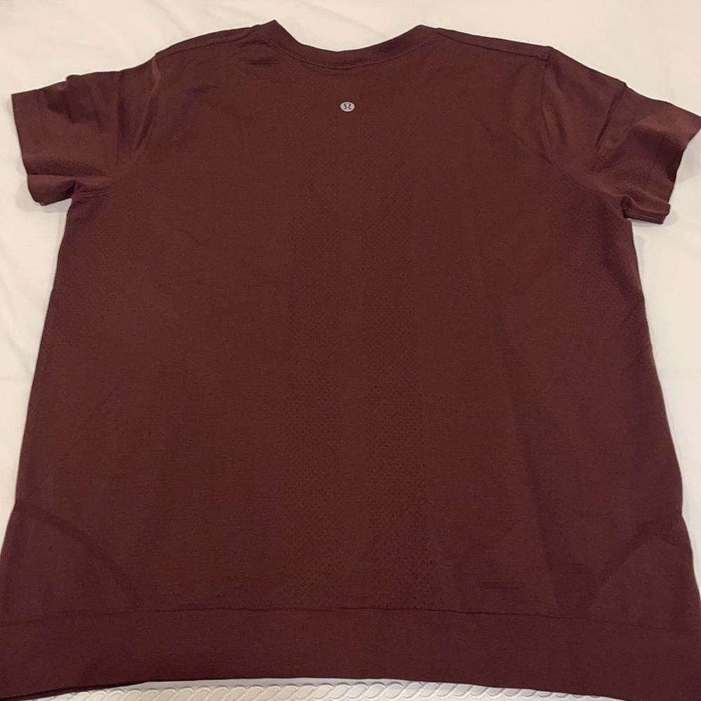 Lululemon short sleeve shirt - Picture 2 of 3